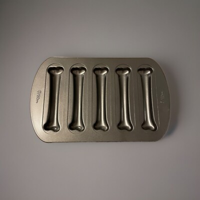 Wilton Dog Bone Baking Pan Cookies Treats Biscuits 5 Bone Nonstick Pan