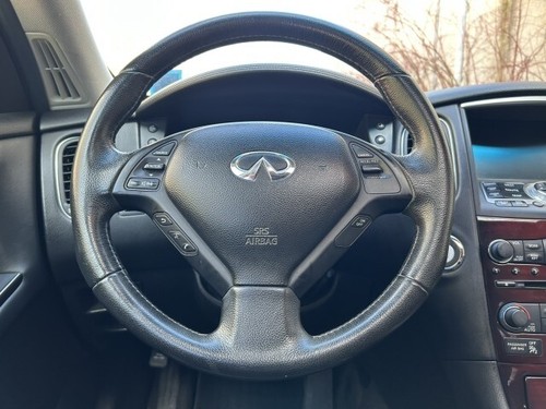 2011 Infiniti EX Journey AWD - Picture 37 of 40