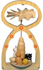 11702 - Richard Glaesser Pyramid - Cats - 5"H x 2.75"W x 2"D