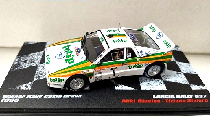 Véhicule de rallye 1/43 n°55 Lancia Rally 037 miniature 1985