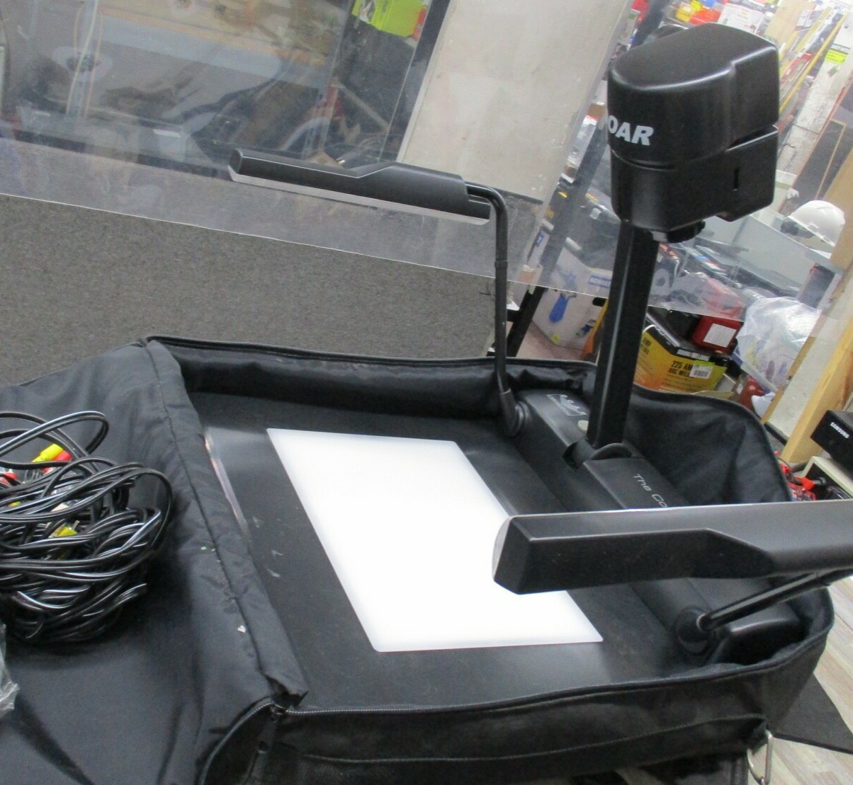 DOAR COMMUNICATIONS VISUAL PRESENTER w/MONITOR ACCESSORY
