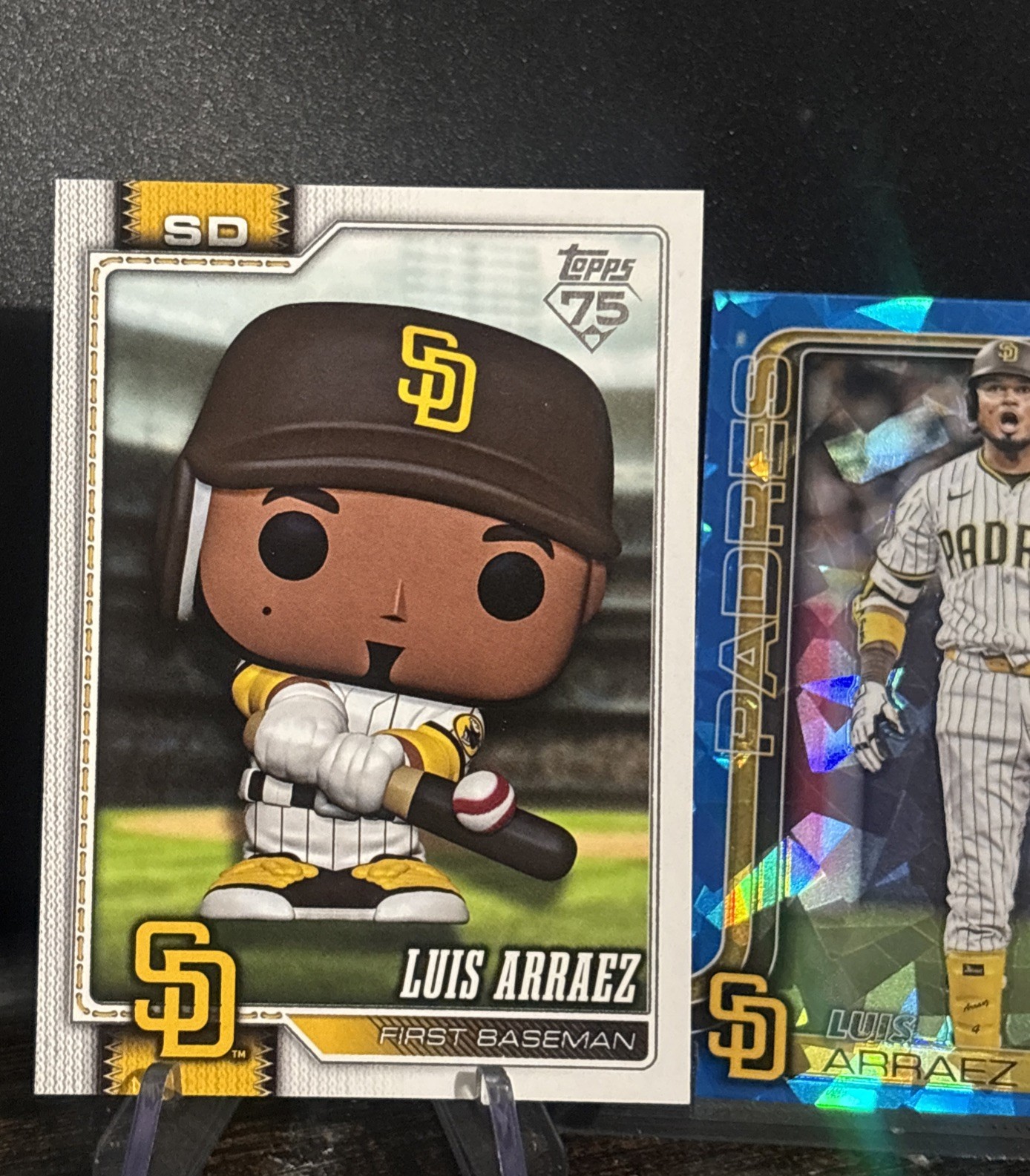 2026 Topps Series 1 - Luis Arraez - Funko Variation #420- Padres Sapphire Chrome