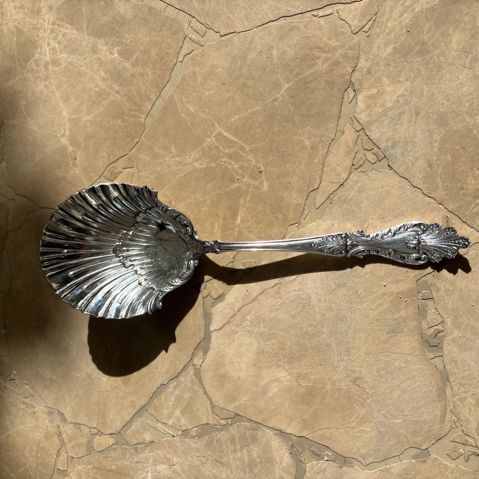 Raphael by Rogers & Hamilton Plate Silverplate Berry Spoon w/Shell Bowl 8 1/2" - Image 4 of 4