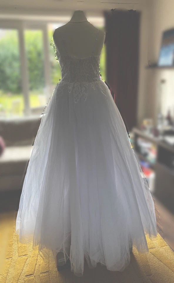 New Unworn Wedding Dress - Image 4 of 4