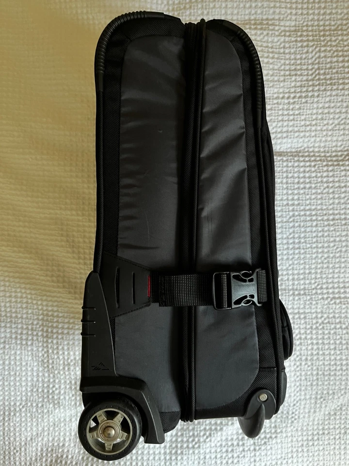 High Sierra  21" 2-Wheel Upright Duffel Carry-on Luggage Charcoal Gray Black EUC - Image 3 of 4