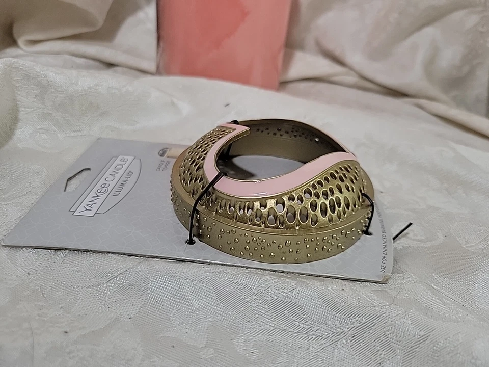 Yankee Candle Soft Goldtone & Pink Heart Illuma Lid - NEW - Image 3 of 4