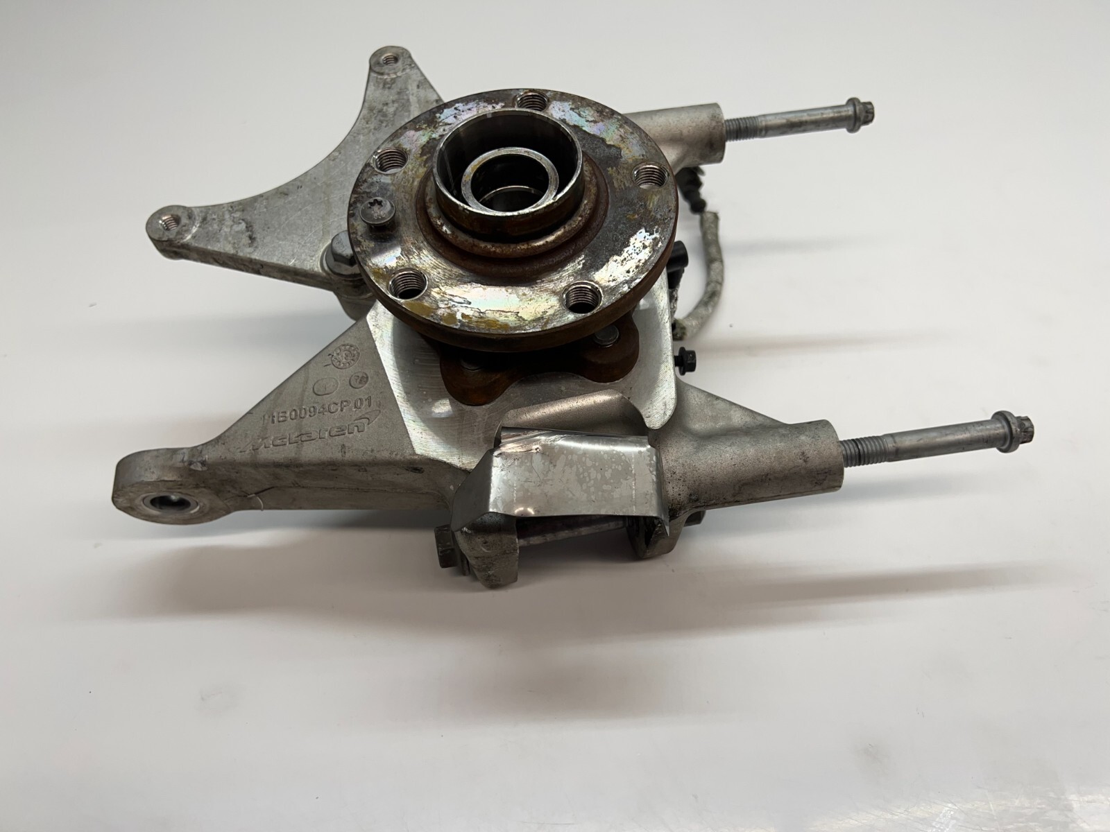 MCLAREN 650S REAR RIGHT PASSENGER RH WHEEL HUB SPINDLE OEM 11B0094CP 11B0624CP
