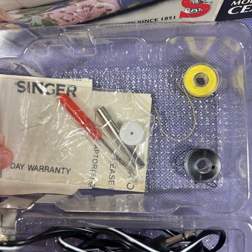 Vintage Singer Handy Stitch, CEX300KD, Handheld Sewing Machine D4 - Picture 6 of 10