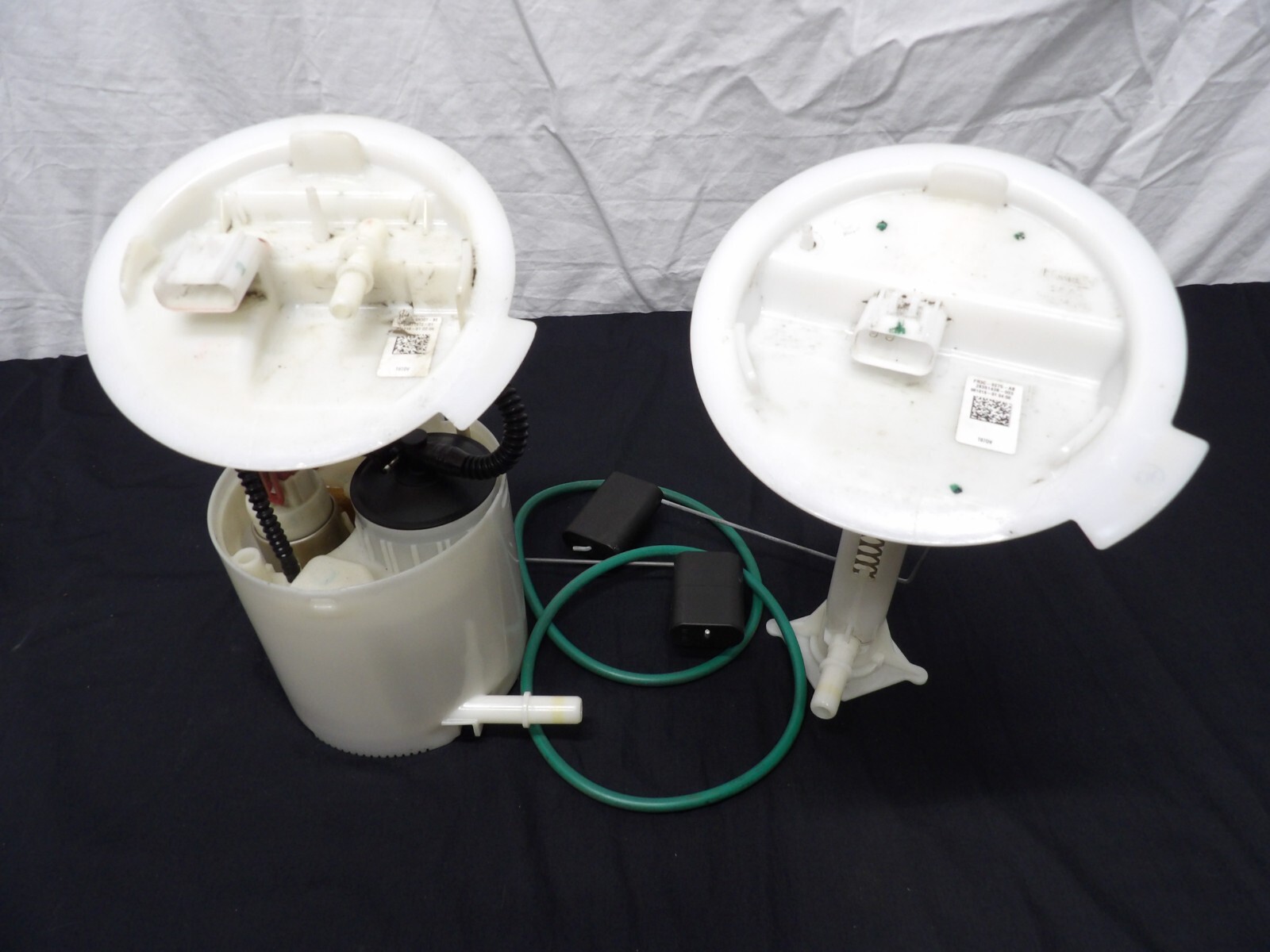 Ford GT 5.0 Mustang fuel pump and sender OEM