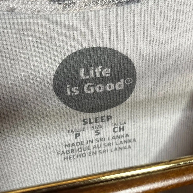Camiseta sin mangas Life Is Good Sleep para mujer pequeña gris estampado floral rosas  Foto 4 de 4