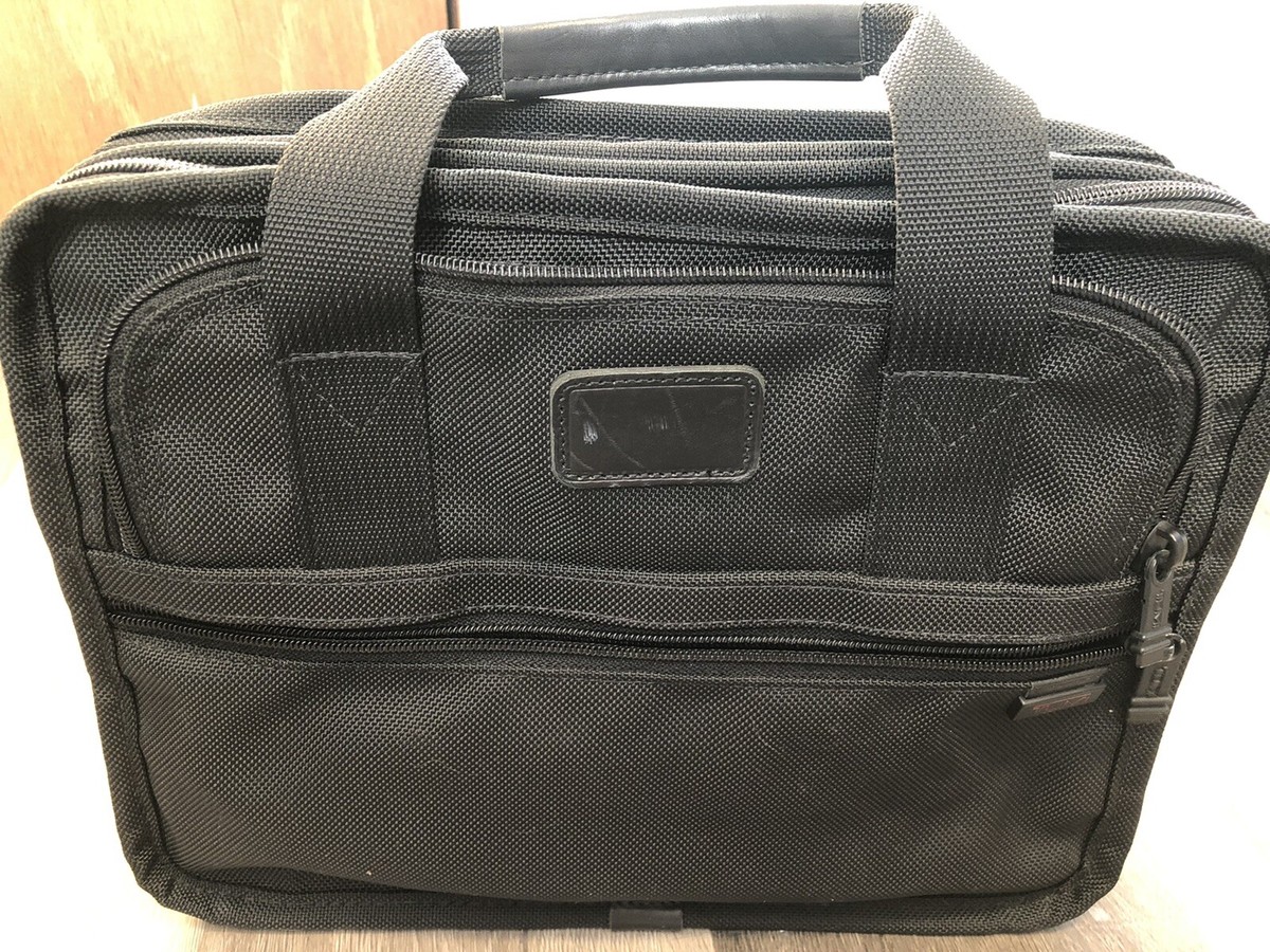 Tumi Nylon Computer Expandable Briefcase 2661D3 Size 14”x10