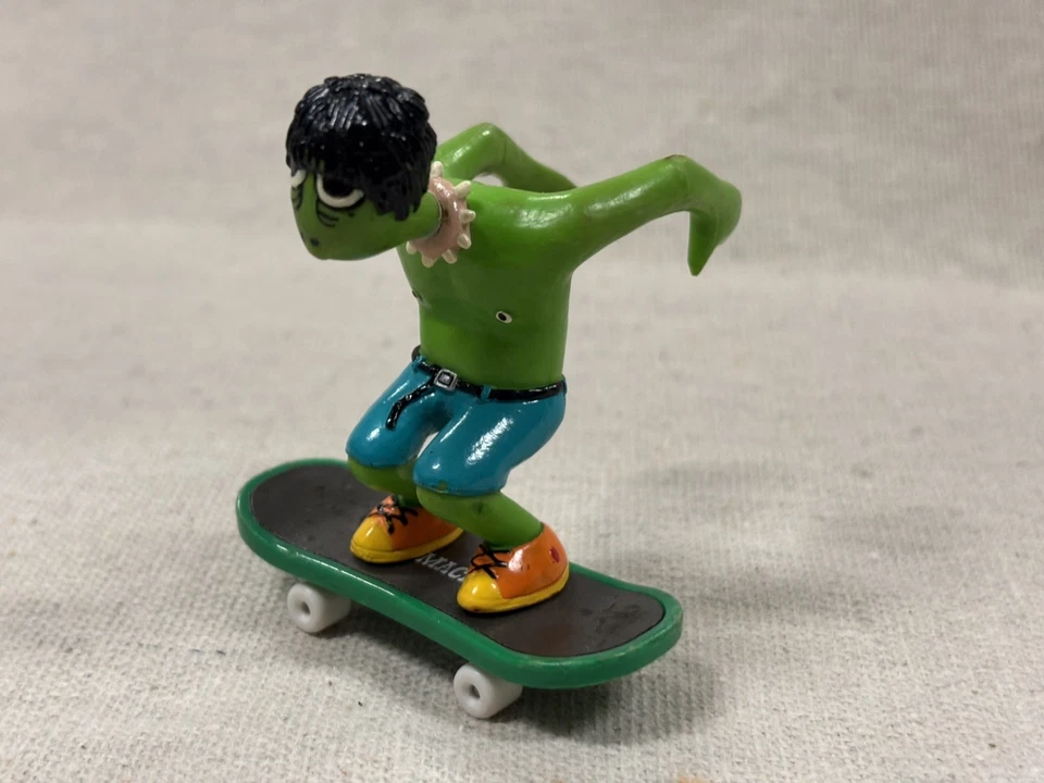 Figuras de acción Tech Deck Dudes Industries Turtle Boy 2002 con monopatines Foto 3 de 4