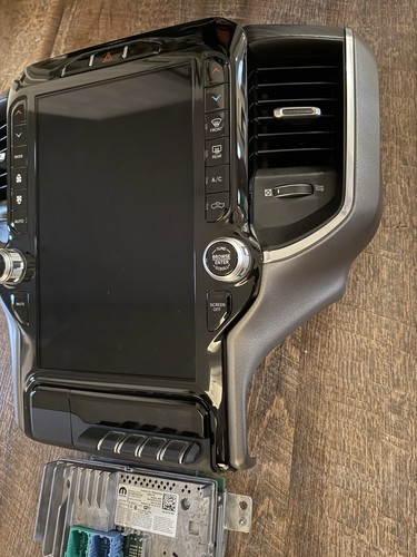 2020 2021 2022 2023 2024 RAM 1500 12” SCREEN WITH MODULE RECIEVER UC5 UNLOCKED - Picture 2 of 6