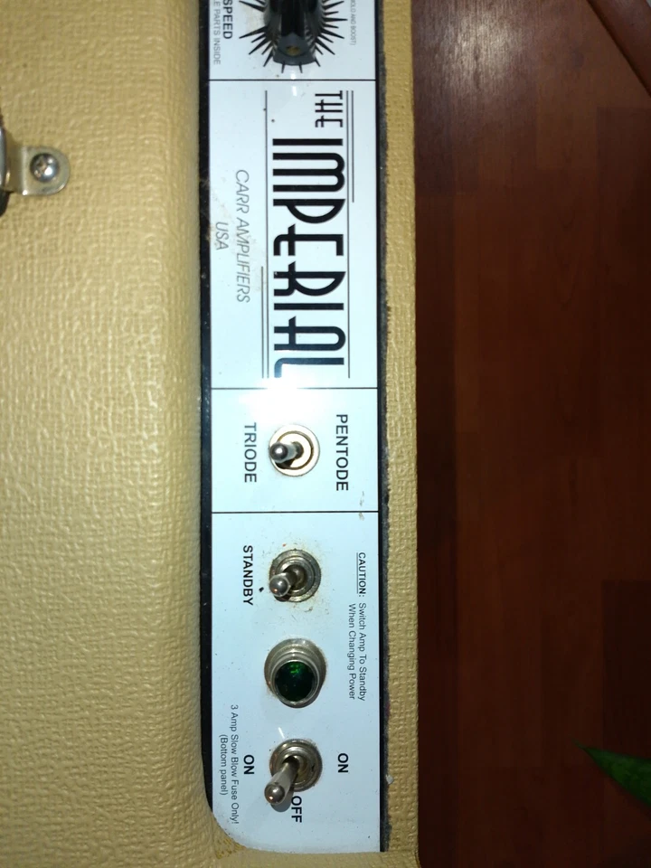 Combo Tolex Carr Imperial 2x12 usado con cubierta acolchada  Foto 4 de 4