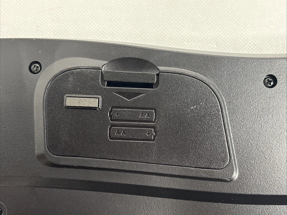 Logitech K350 Wave Keyboard Black NO USB Receiver Dongle No Fade Or Wear - Image 4 of 4