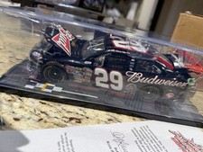 1:24 ACTION 29 NATIONWIDE Budweiser Martinsville 2011 Autographed Kevin Harvick