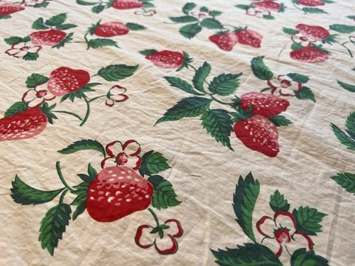 4.5 yds Vtg 1940's 50's Large Scale Strawberry Floral Print Fabric 35"w Pink Red - product listing photo