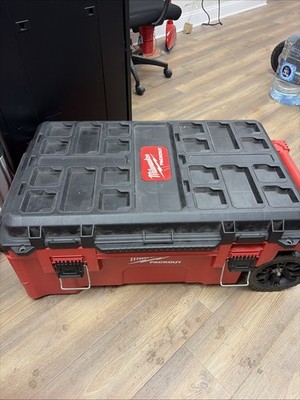 Milwaukee PACKOUT Rolling Tool Box