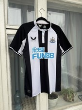Newcastle Soccer Jersey Castore Men’s Size M 