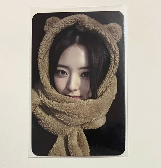 ITZY Cheshire Yuna Shin Yuna Teddy Bear Edition Special Photocard SW4 Official