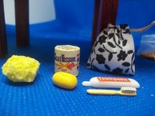 REDUCED MIXED BATHROOM ITEMS FOR A DOLLS HOUSE