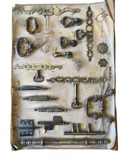 ANCIENNE PLAQUE DE PRÉSENTATION QUINCAILLERIE POIGNE BOUTON PORTE TIROIR VINTAGE