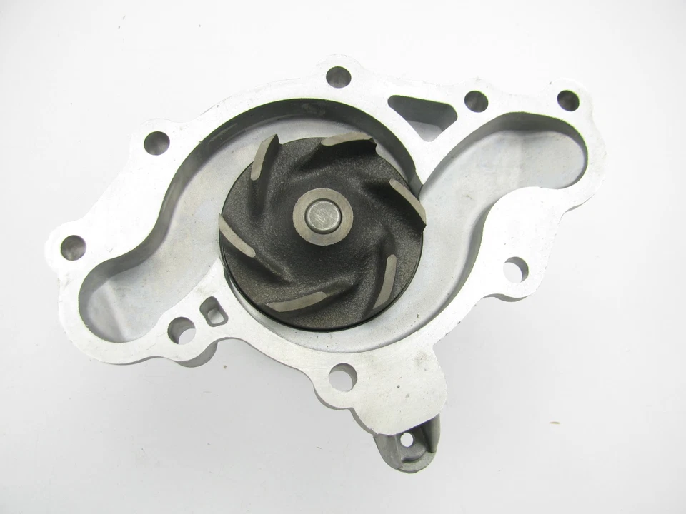 Bomba de agua motor NPW 131-2152 1990-1991 Mazda 929 3,0 L Foto 4 de 4