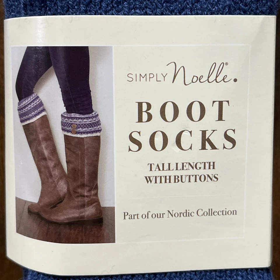 NUEVO CON ETIQUETAS Calcetines Bota Simply Noelle Azul Off White Longitud Alta Detalle Botón Nórdico Foto 2 de 4