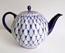 VINTAGE LOMONOSOV RUSSIAN IMPERIAL COBALT NET WITH GOLD PORCELAIN TEAPOT 7 1/8"