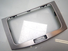 VW PASSAT 3C B7 / BLENDE VERKLEIDUNG RADIO / vorne / 3AA858069 (CF7)
