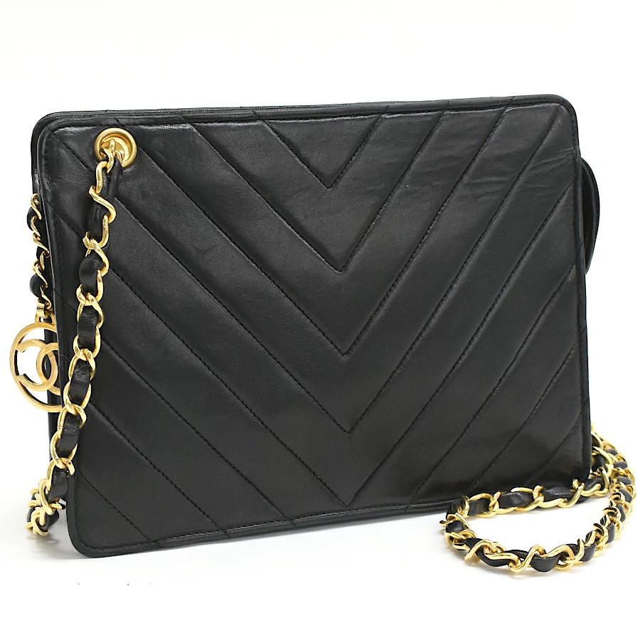 Vintage Chanel Chevron Matelasse Black Leather Shoulder Bag with Gold Chain