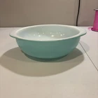 Vintage Pyrex 024 2qt Bowl  Teal TurquoiseAqua Robin Egg Blue Mixing  2 qt