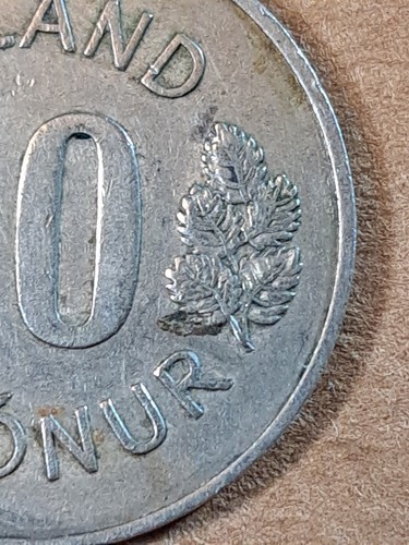 1967 Iceland 10 Kronur Coat of Arms Pubescent Birch Leaves 25mm Coin - Picture 5 of 10
