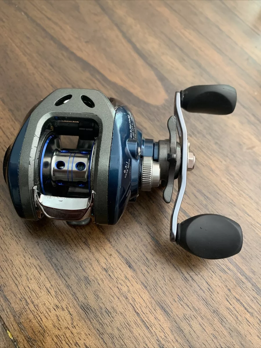 baitcaster reel right hand