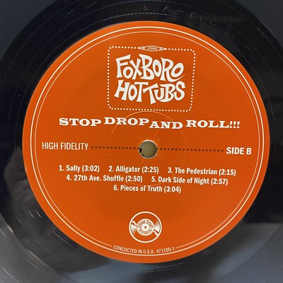 FOXBORO HOTTUBS／STOP DROP AND ROLL!! CD付 Foxboro Hottubs - Stop Drop And Roll!!! - Amazon.com Music