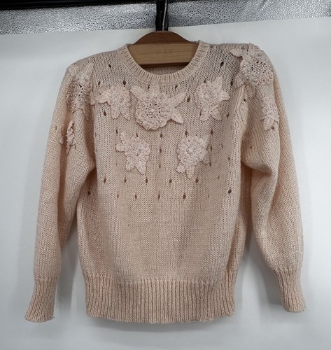 Vintage 90s Women’s Pink Floral Embroidered Sweater Medium sequence 4’C