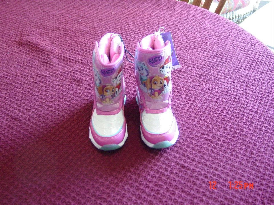 Botas de invierno rosa Paw Patrol para niñas pequeñas Foto 2 de 4
