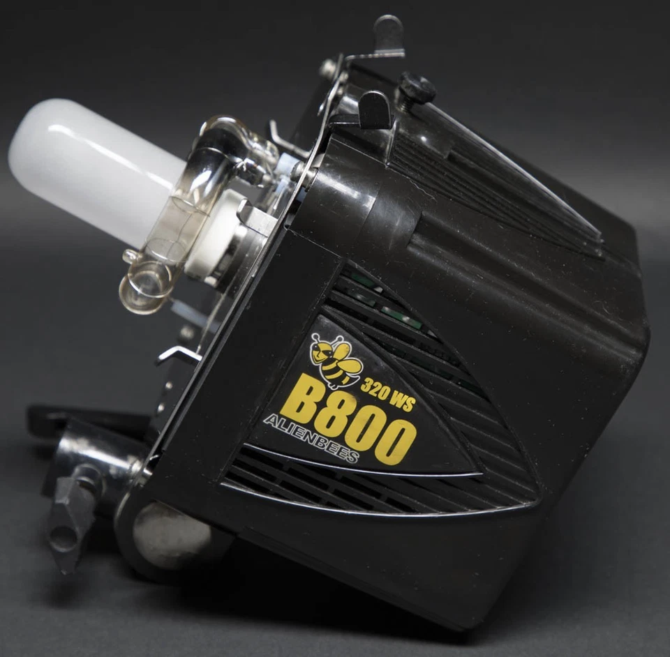 Paul C Buff Alien Bees B800 Deep Space Black Travel Complete kit, FREE SHIP! - Image 3 of 4