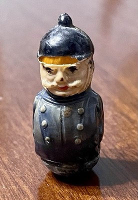 Eine seltene antike Zelluloid Roly Poly preußischer Soldat deutsche Spielfigur um 1900