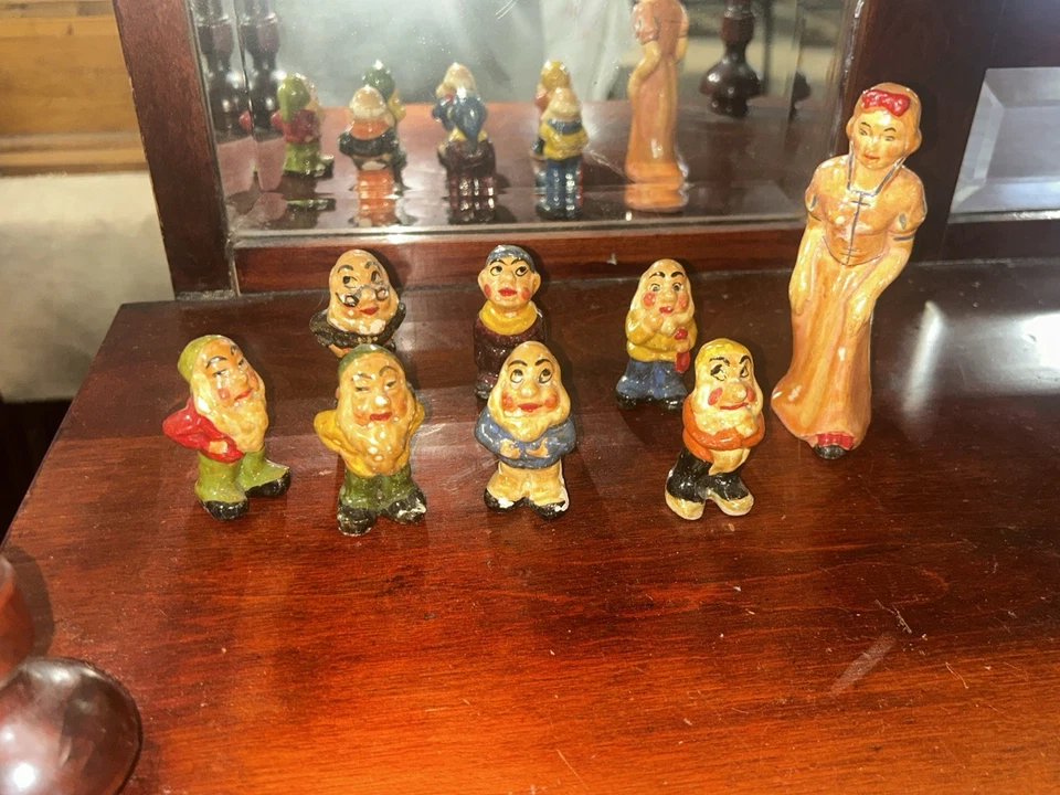 Estatuillas pintadas a mano Blancanieves y los siete Dwafs vintage de los años 1930/40 RARAS Foto 3 de 4