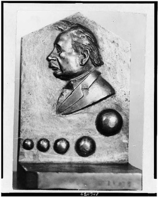 Bas-relief,Albert Einstein,sculpture,artwork,statues,plaques,scientists,c1945