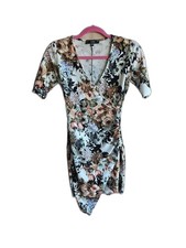 white floral wrap mini dress bodycon short sleeves size small