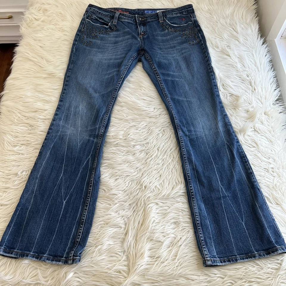 Pantalones de mezclilla acampanados AZZURE LOVE LIFE con tachuelas retro desgastados para mujer 34 (35x32) Foto 3 de 4