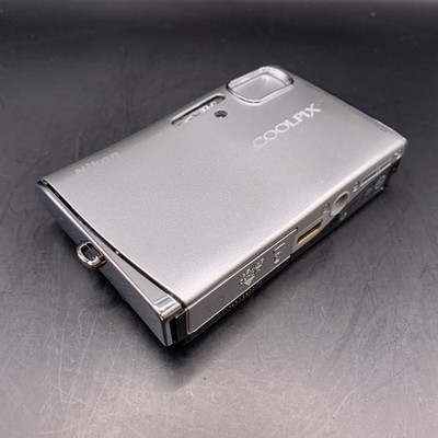 Nikon COOLPIX S50 Silver 7.2 MP Digital Camera English OK