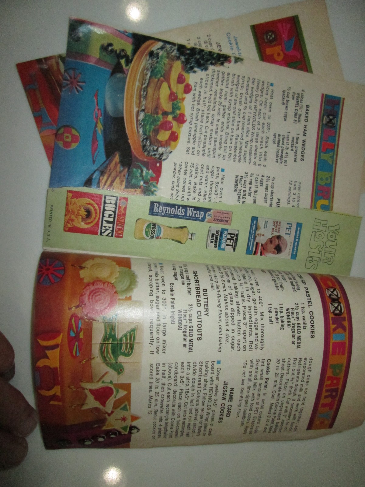 Vtg Betty Crocker's HOLIDAY HOSTESS Can Do Recipes Booklet