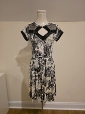 NWOT Hot Topic Alice In Wonderland Vintage Book Illustrations Print Womens SM