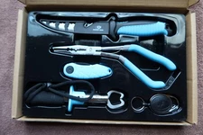 Mossy Oak 4PIECE Fishing Tool Kit Plier Fillet Knife Gripper Line Snip Retractor