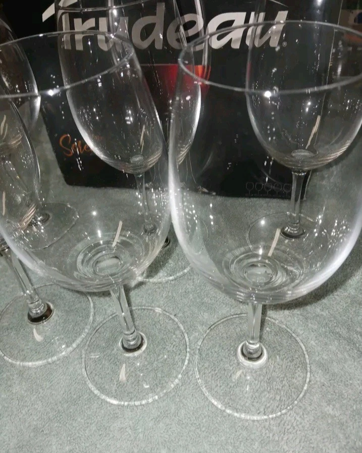 European Serene Wine Glasses. 12.5oz Laser Cut. Trudeau. Set Of 6. New Foto 2 de 4