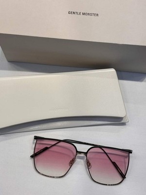 GENTLE MONSTER Black Square Frame Pink Gradient Womens Sunglasses