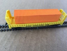 Aurora Bulkhead Car CN 290205 w/Orange Container Atlas Couplers N Scale